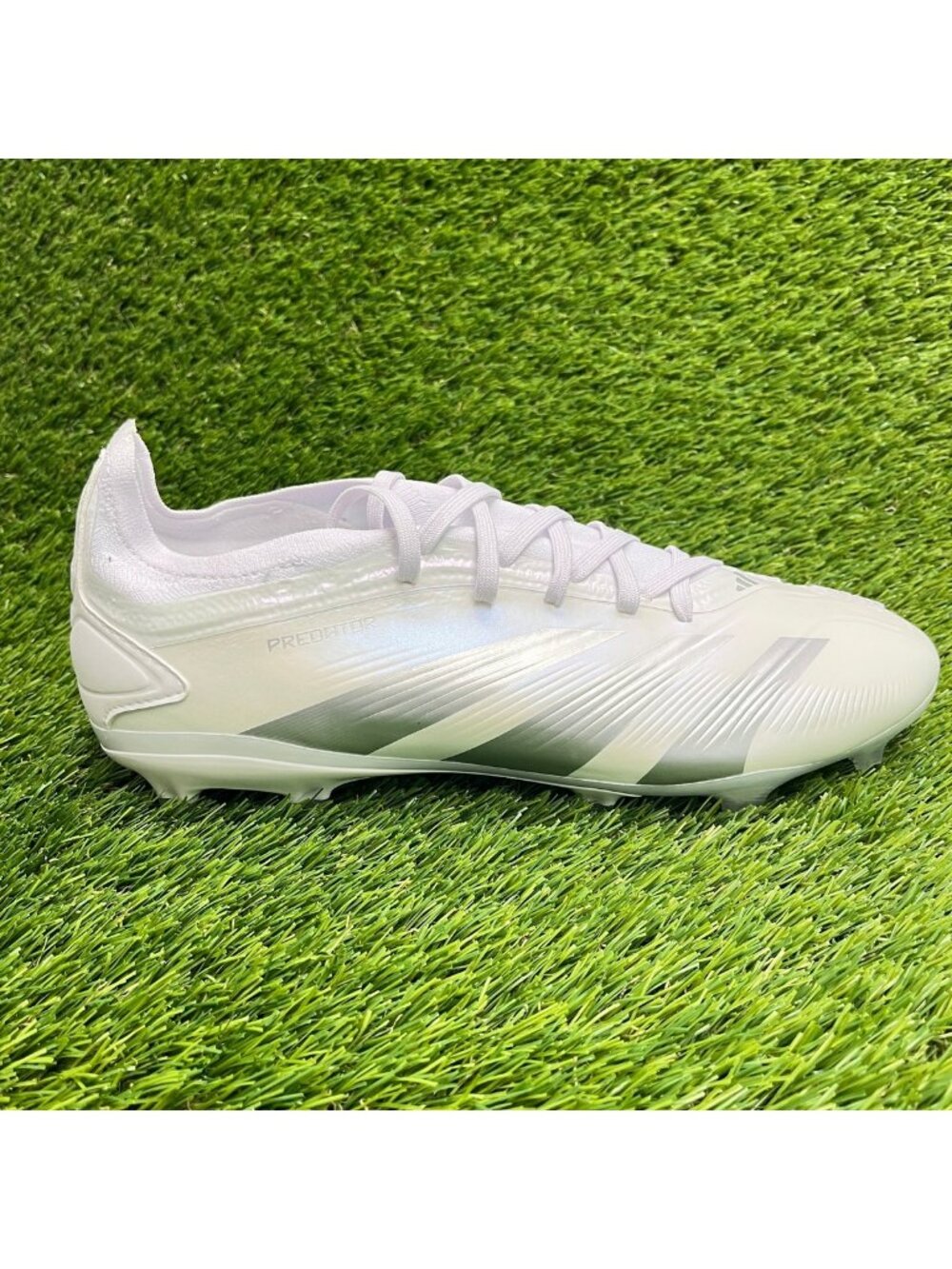 Adidas Predator 24 Pro FG Mens Size 9.5 Cloud White Silver Running Soccer Cleats